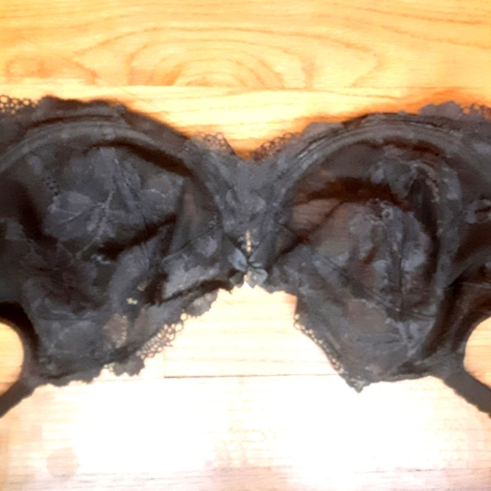Black Lace Bra - Picture 2 of 6